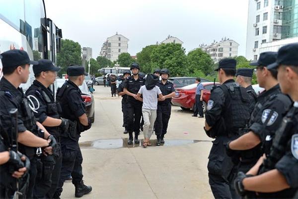 戈貝爾：我很難理解裁判的吹罰標準