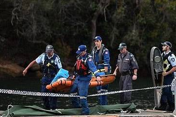 有元神的傳奇世界手機游戲變態(tài)版引薦 bt版?zhèn)髌? /></div></a><tt lang=