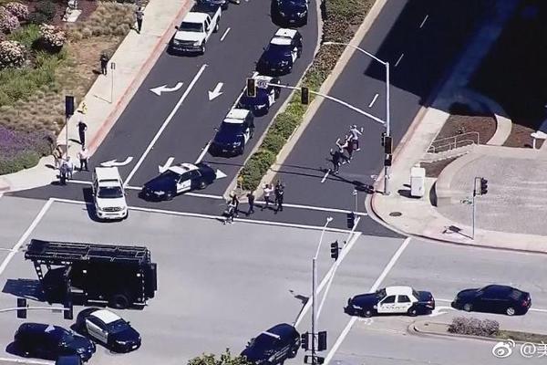 神奇女俠熱映 《正義聯(lián)盟：超級英雄》預(yù)約送票