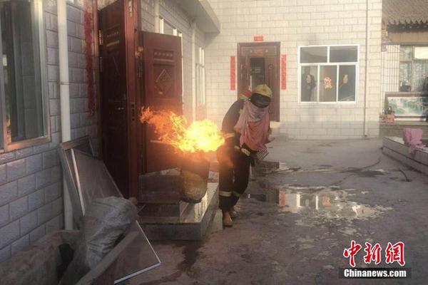 記者：籃網除了丁威迪全員出戰(zhàn)綠軍