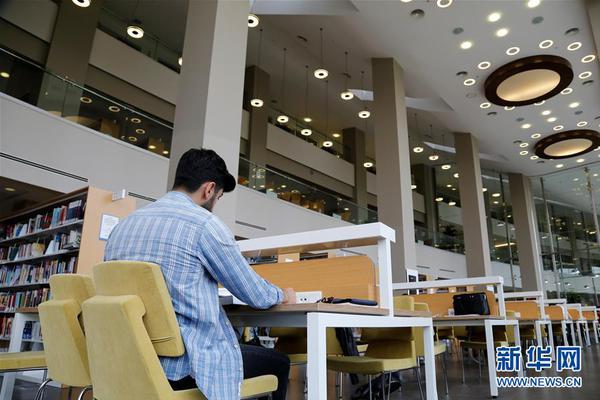 手機戀愛養(yǎng)成小游戲推薦 可以觸摸npc