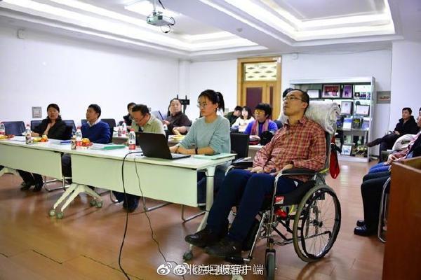 布魯克斯：我們只有八名球員可以參加訓練