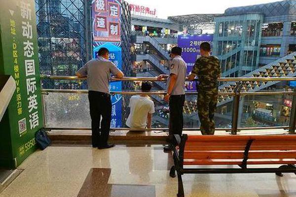 記者：格蘭特因膝傷缺席今天競賽