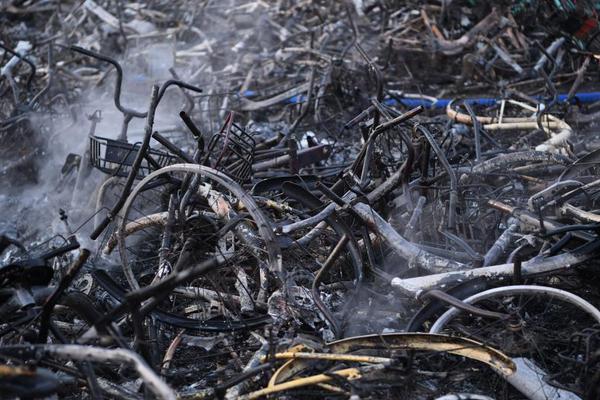 比爾的合同讓他的交易很難操作 若真的發(fā)生將在選秀大會前