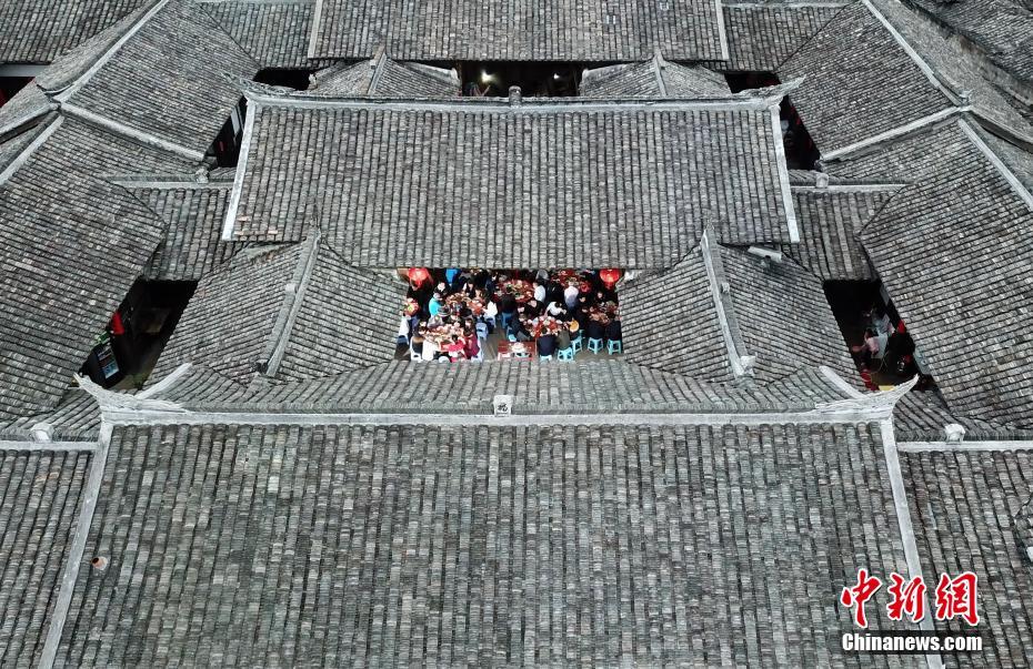 霍勒迪：塔圖姆的身上承受了很多壓力 奪冠讓他如釋重負了