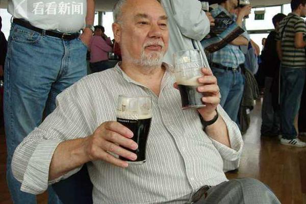 拉文賽季至今場均25+5+5 公牛歷史僅喬丹做到