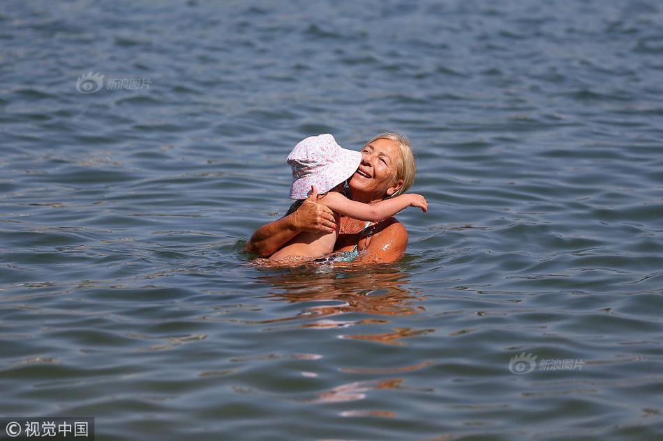 美圖秀秀 簡略3步教你制造圣誕頭像