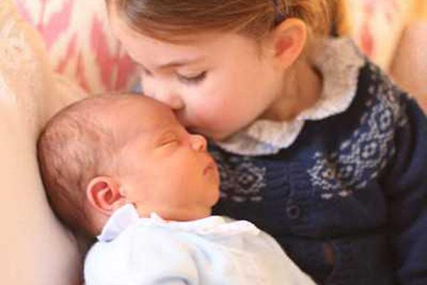 微信 iOS 版 8.0.42 正式版支持多語言“翻譯”，錢包新增“經(jīng)營賬戶”