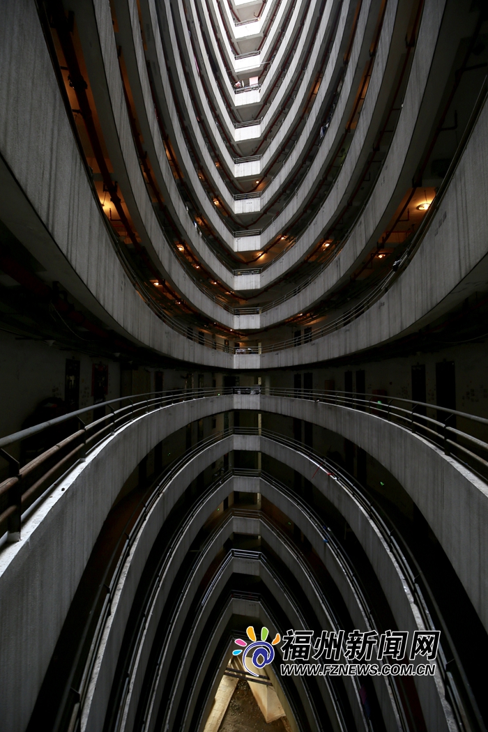 薩龐吉奇，再打電話來