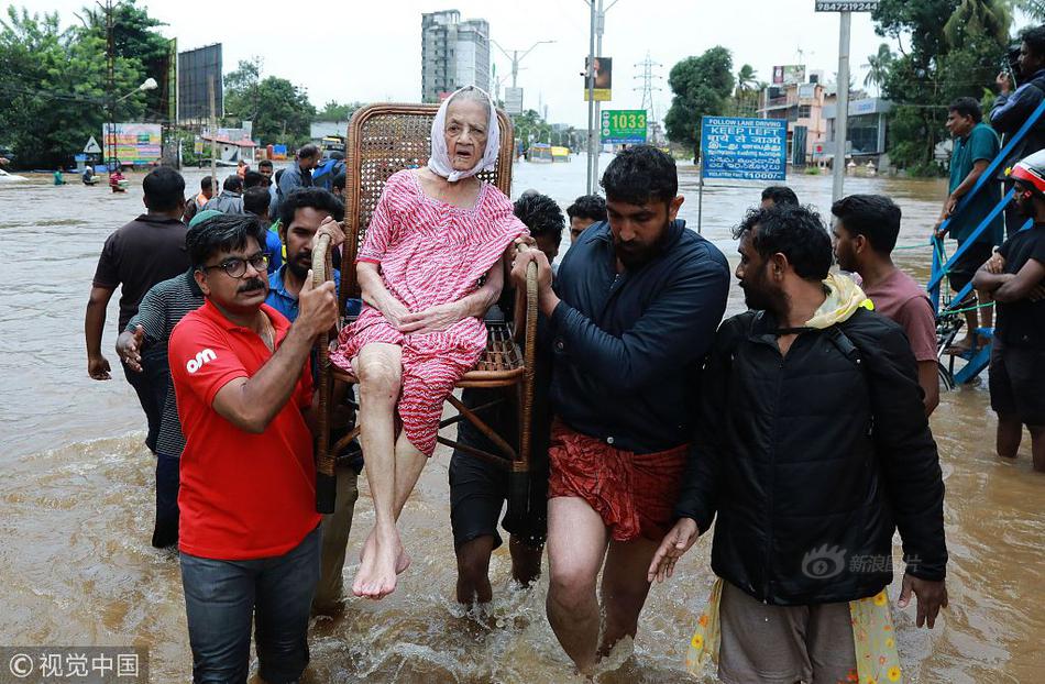 qq音樂怎樣顯現(xiàn)歌詞  qq音樂歌詞怎樣能顯現(xiàn)出來