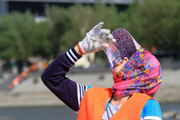 均刷新隊(duì)史紀(jì)錄！杜蘭特連續(xù)3場(chǎng)季后賽30+&今年季后賽8次30+