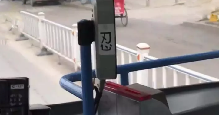 慘烈一戰(zhàn)！ 勇士?jī)扇藗?莫蘭特砍下47+8率隊(duì)將比分扳平