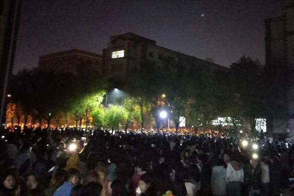 哈登談化學(xué)反應(yīng)：我只是想先感受一下 它會(huì)來的 我不急