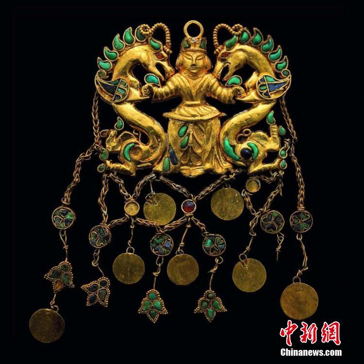 差點出境！海關(guān)攔下兩件文物