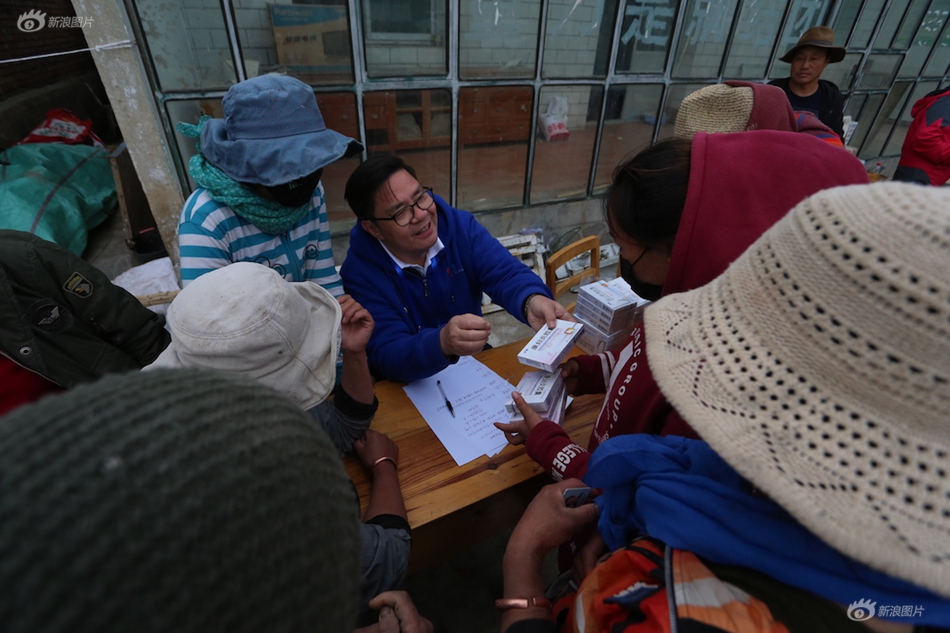 著力構(gòu)建“大消?！备窬郑袑嵕S護金融消費者合法權(quán)益