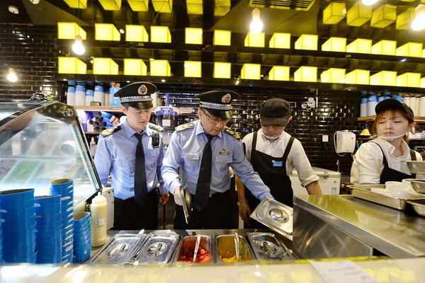 盧尼：擁有高IQ才能適應(yīng)勇士隊的體系 蘭姆就是這樣的球員