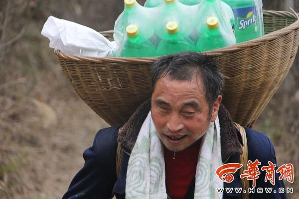 籃網(wǎng)和雄鹿的加時(shí)賽是06年馬刺vs獨(dú)行俠以來(lái)首個(gè)半決賽搶七加時(shí)