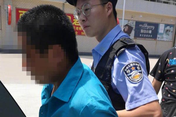 盧：咱們上半場打得挺好，但第三節(jié)有些懶散