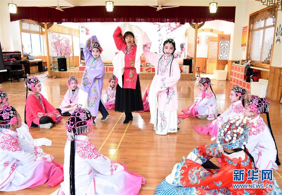 手游《微微一笑很傾城》伙伴比拼系統(tǒng)介紹