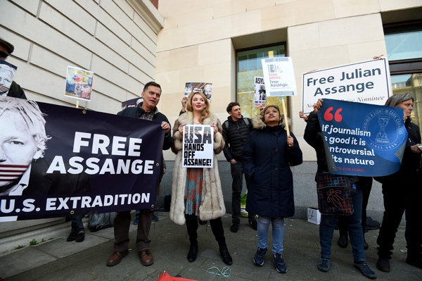 出售農產(chǎn)品賺金錢 《農倉工廠》安卓版上架