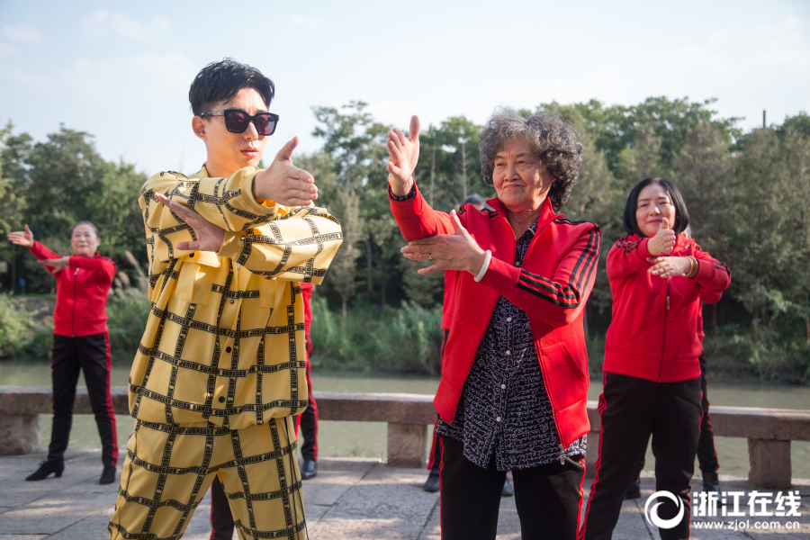 小卡：咱們還需要仍舊磨合 不認(rèn)為咱們現(xiàn)在現(xiàn)已接近了總冠軍的水準(zhǔn)