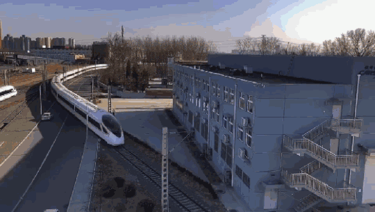 消息稱小米 SU7 換代車型明年 2 季度上市，要漲 2 萬元