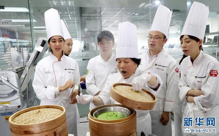 心理戰(zhàn)！76人球迷大喊“特雷楊是禿頂”