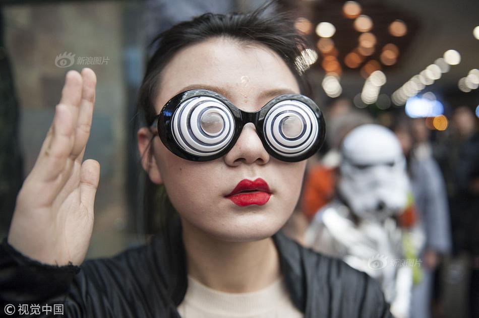 歐洲杯決賽之夜，《實(shí)況足球》請你吃蝦！