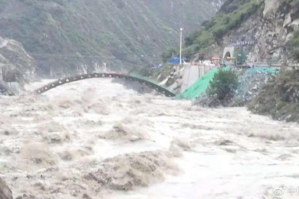 勇士vs國(guó)王第三場(chǎng)：庫(kù)里舉手投足之間的籃球智商